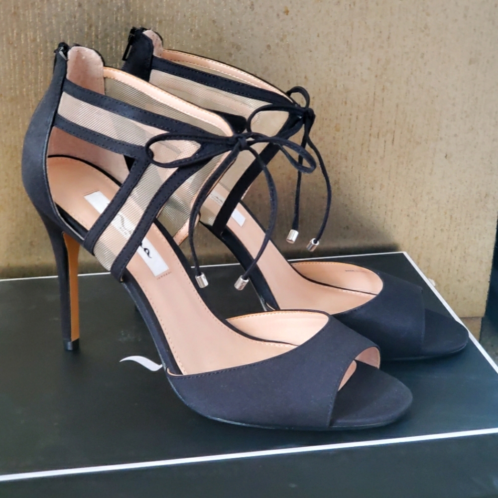 Nina Caleya- FP Black heels size 9